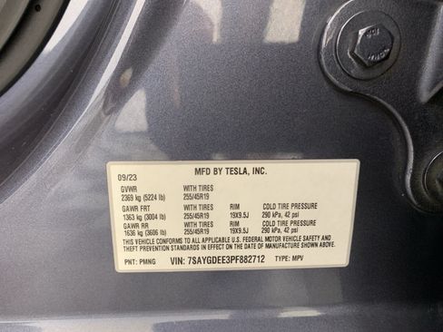 Used 2023 Tesla Model Y Long Range AWD/4WD image 12
