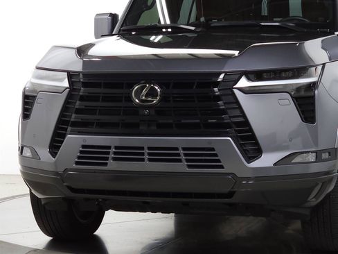 Used 2025 Lexus GX 550 w/ Cold Area Package AWD/4WD image 3