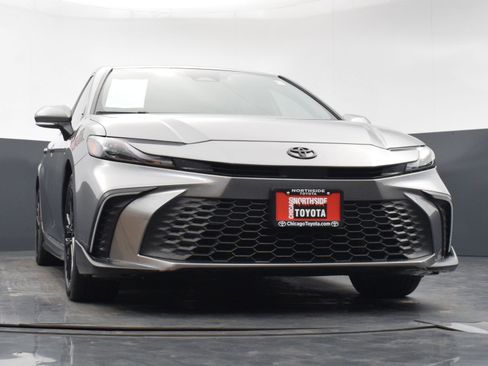 Used 2025 Toyota Camry SE w/ Convenience Package image 30