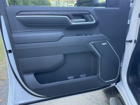 New 2026 GMC Sierra 2500 SLT w/ SLT Premium Package image 13