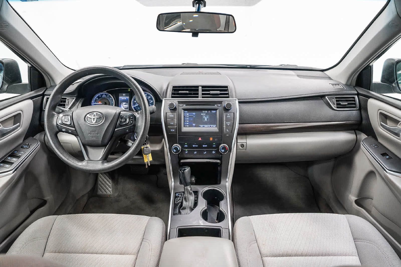 Used 2016 Toyota Camry LE FWD image 12