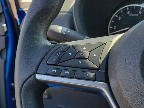 Used 2025 Nissan Sentra SV image 27