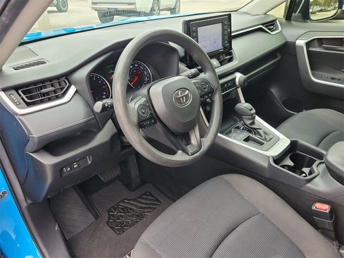 Used 2021 Toyota RAV4 LE image 15