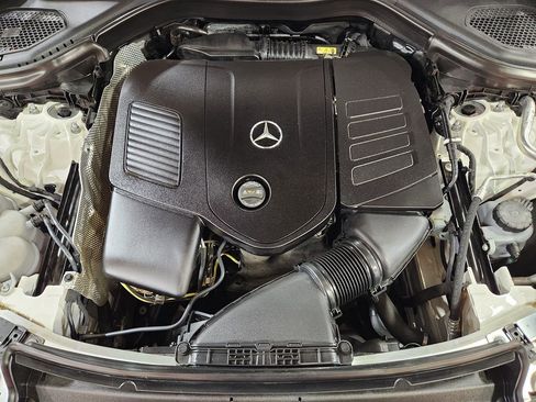 Used 2025 Mercedes-Benz GLC 300 4MATIC image 50