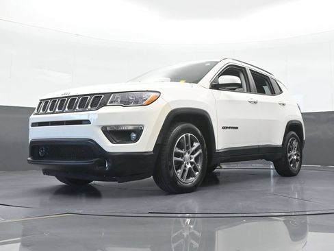 Used 2020 Jeep Compass Latitude FWD image 55