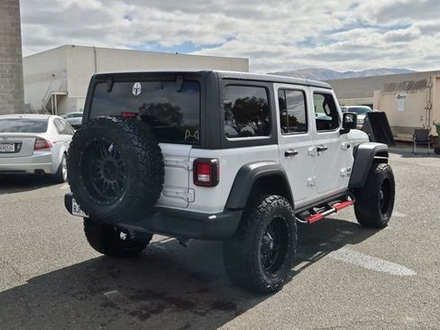 Used 2018 Jeep Wrangler Unlimited Sport S AWD/4WD image 5