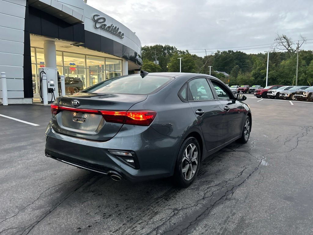 Used 2020 Kia Forte LXS FWD image 3