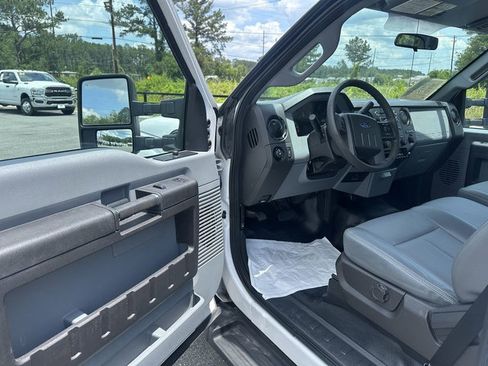 Used 2016 Ford F250 XL w/ Power Equipment Group RWD image 10
