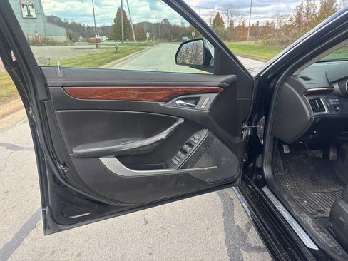 Used 2010 Cadillac CTS Luxury image 26