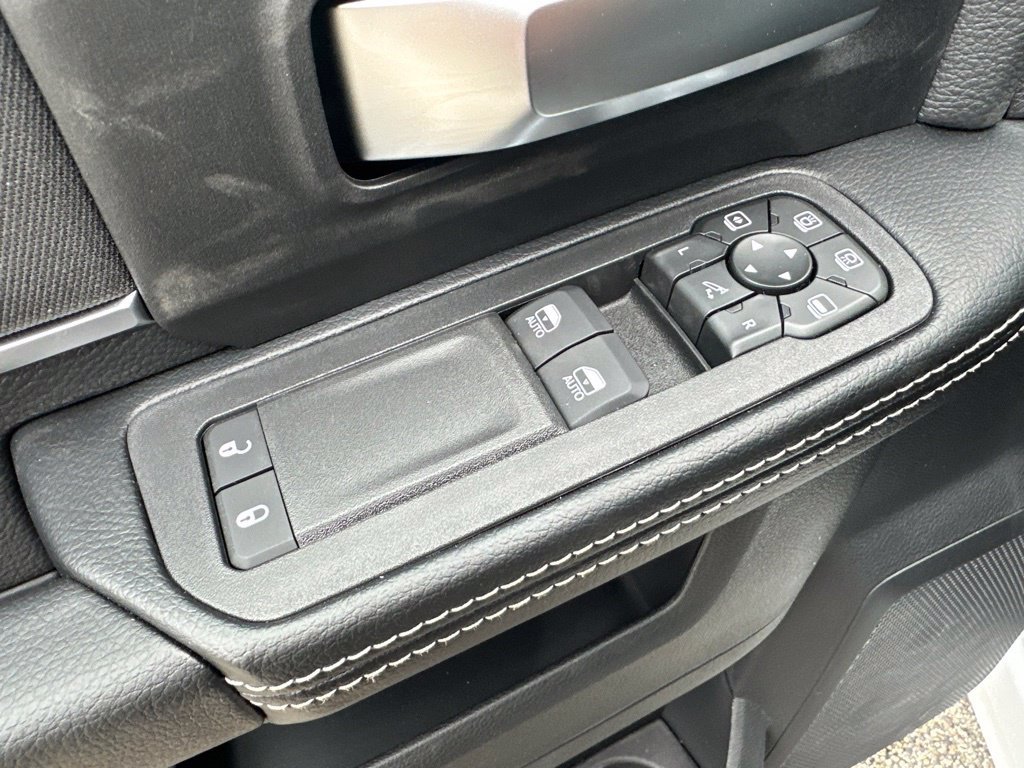 New 2027 RAM 3500 Big Horn AWD/4WD image 13
