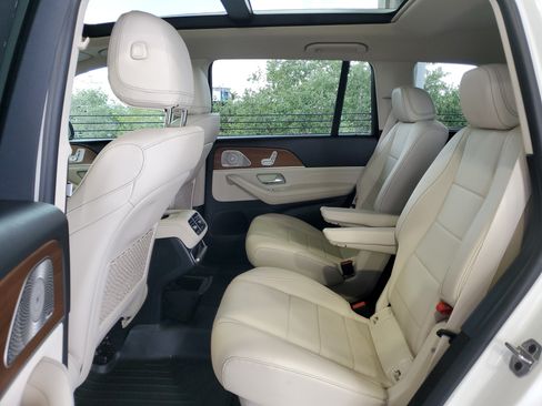 Used 2022 Mercedes-Benz GLS 450 4MATIC image 9