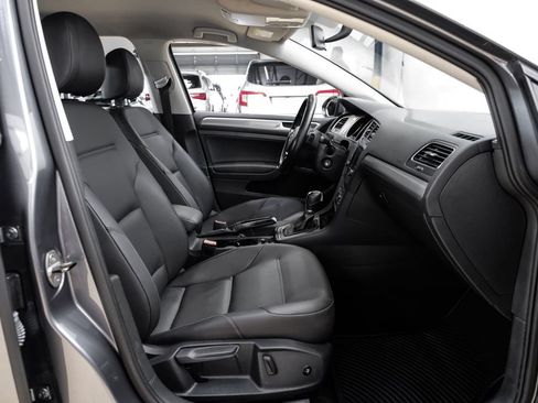 Used 2015 Volkswagen Golf S FWD image 32