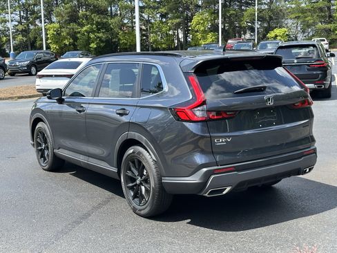 Used 2025 Honda CR-V Sport image 11