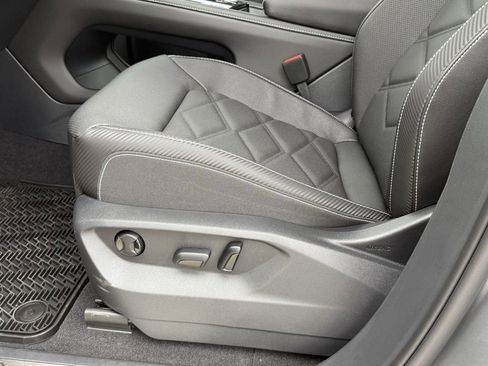 New 2026 Volkswagen Atlas Cross Sport SE FWD image 15