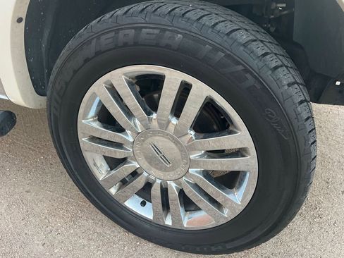 Used 2008 Lincoln Mark LT 4x4 image 9