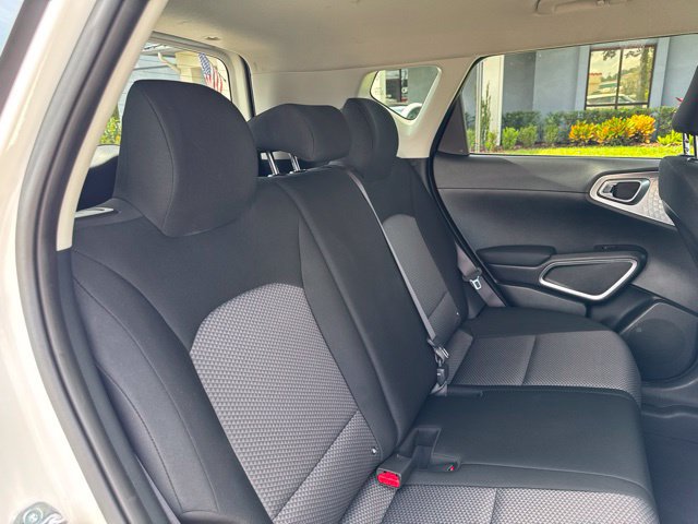 Used 2025 Kia Soul LX w/ LX Technology Package FWD image 15
