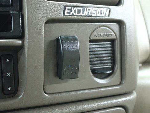 Used 2002 Ford Excursion Limited AWD/4WD image 18