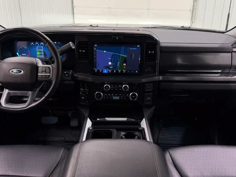 Used 2025 Ford F550 4x4 Crew Cab Super Duty image 13