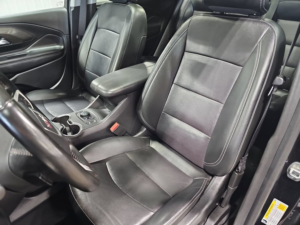 Used 2023 GMC Terrain SLT w/ Elevation Edition AWD/4WD image 15