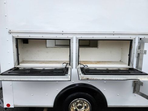 Used 2018 Ford E-350 and Econoline 350 Super Duty w/ Power Windows & Locks Group image 38