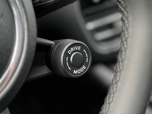 New 2026 Porsche Macan image 20