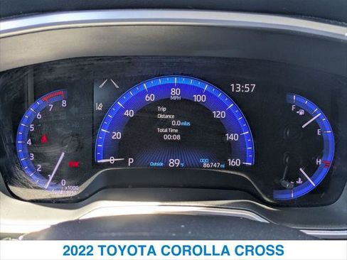 Used 2022 Toyota Corolla Cross XLE w/ Convenience Package AWD/4WD image 16