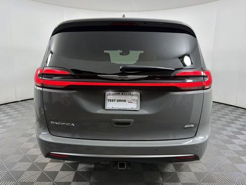 Used 2021 Chrysler Pacifica Pinnacle image 5