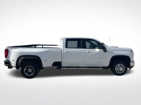 Used 2024 Chevrolet Silverado 3500 LT w/ Convenience Package image 9