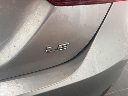 Used 2022 Toyota Camry LE image 6