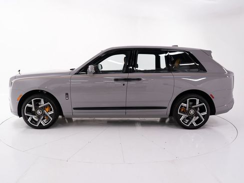 New 2027 Rolls-Royce Cullinan Black Badge AWD/4WD image 2