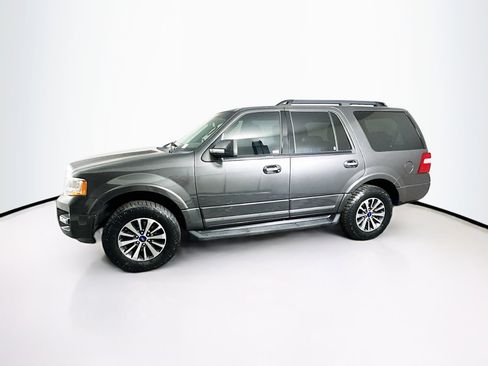 Used 2017 Ford Expedition XLT image 4