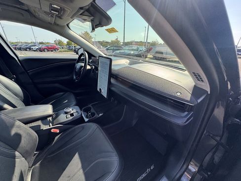 Certified 2022 Ford Mustang Mach-E Premium image 18