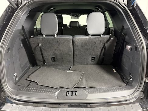 Used 2025 Ford Explorer ST-Line w/ ST-Line Street Pack image 19