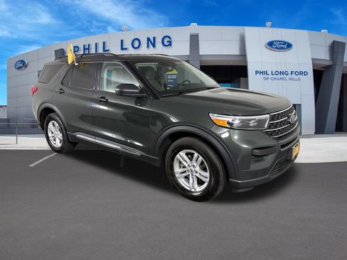 Used 2023 Ford Explorer XLT AWD/4WD image 7