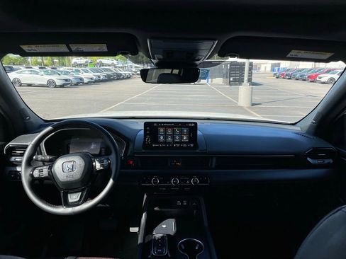 Certified 2025 Honda Pilot Black Edition image 10