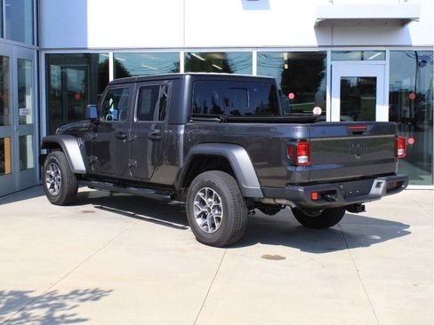 Used 2026 Jeep Gladiator Sport AWD/4WD image 8