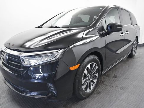 Used 2024 Honda Odyssey EX-L image 3