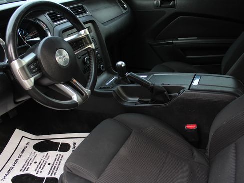 Used 2014 Ford Mustang V6 Coupe 2D image 11