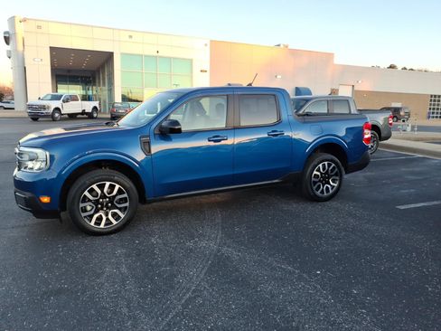 Used 2024 Ford Maverick Lariat image 3