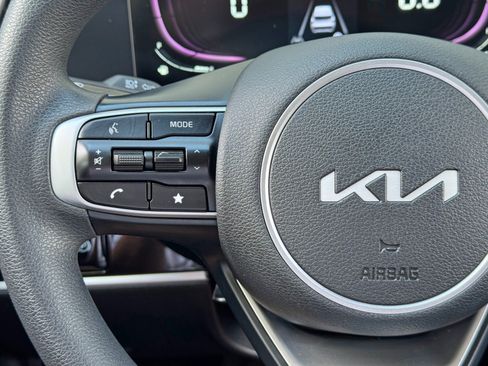 Used 2023 Kia Sportage LX FWD image 19