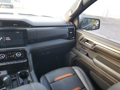 Used 2024 GMC Sierra 1500 AT4 w/ Technology Package AWD/4WD image 15