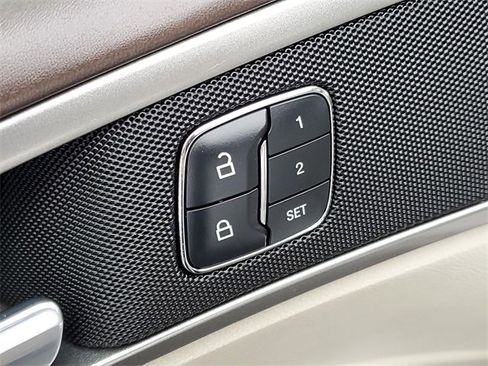 Used 2017 Ford Fusion Platinum image 29