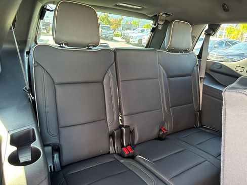 New 2026 GMC Yukon Elevation image 19