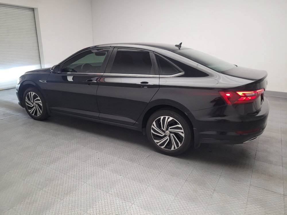 Used 2021 Volkswagen Jetta SEL Premium FWD image 3