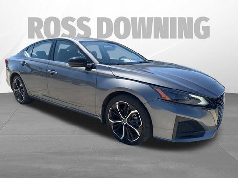 Used 2024 Nissan Altima 2.5 SR FWD image 9