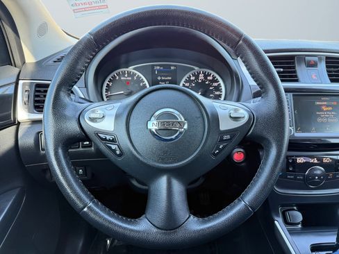 Used 2019 Nissan Sentra SV image 10