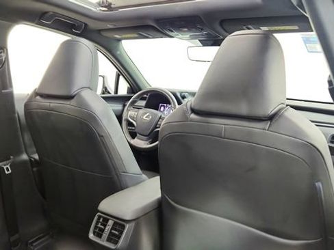 Used 2019 Lexus UX 200 FWD image 26