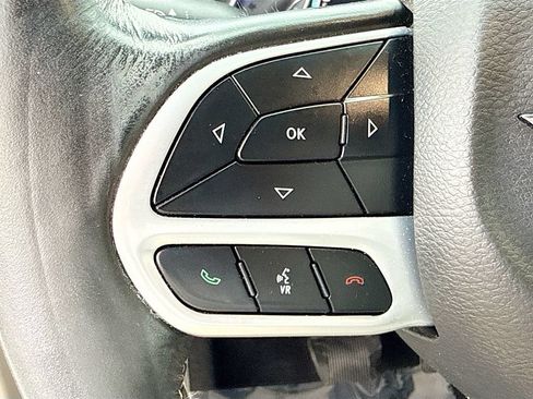Used 2021 Chrysler Pacifica Touring-L w/ Premium & Safety Sphere Group FWD image 37