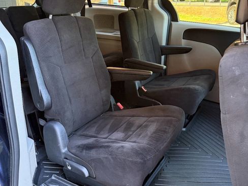 Used 2012 Dodge Grand Caravan SE image 14