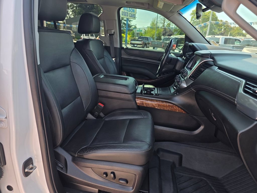 Used 2019 Chevrolet Suburban Premier AWD/4WD image 27